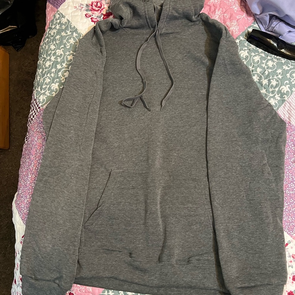 Women’s Hoodie & Pant Set.